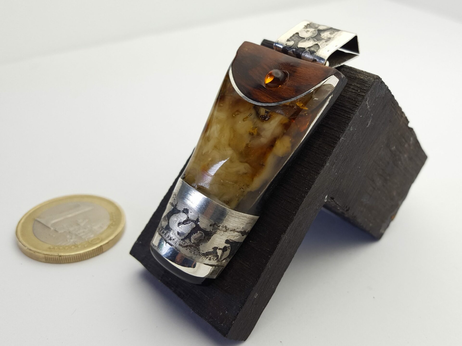 Pendentif totem "CovArt"guyanne