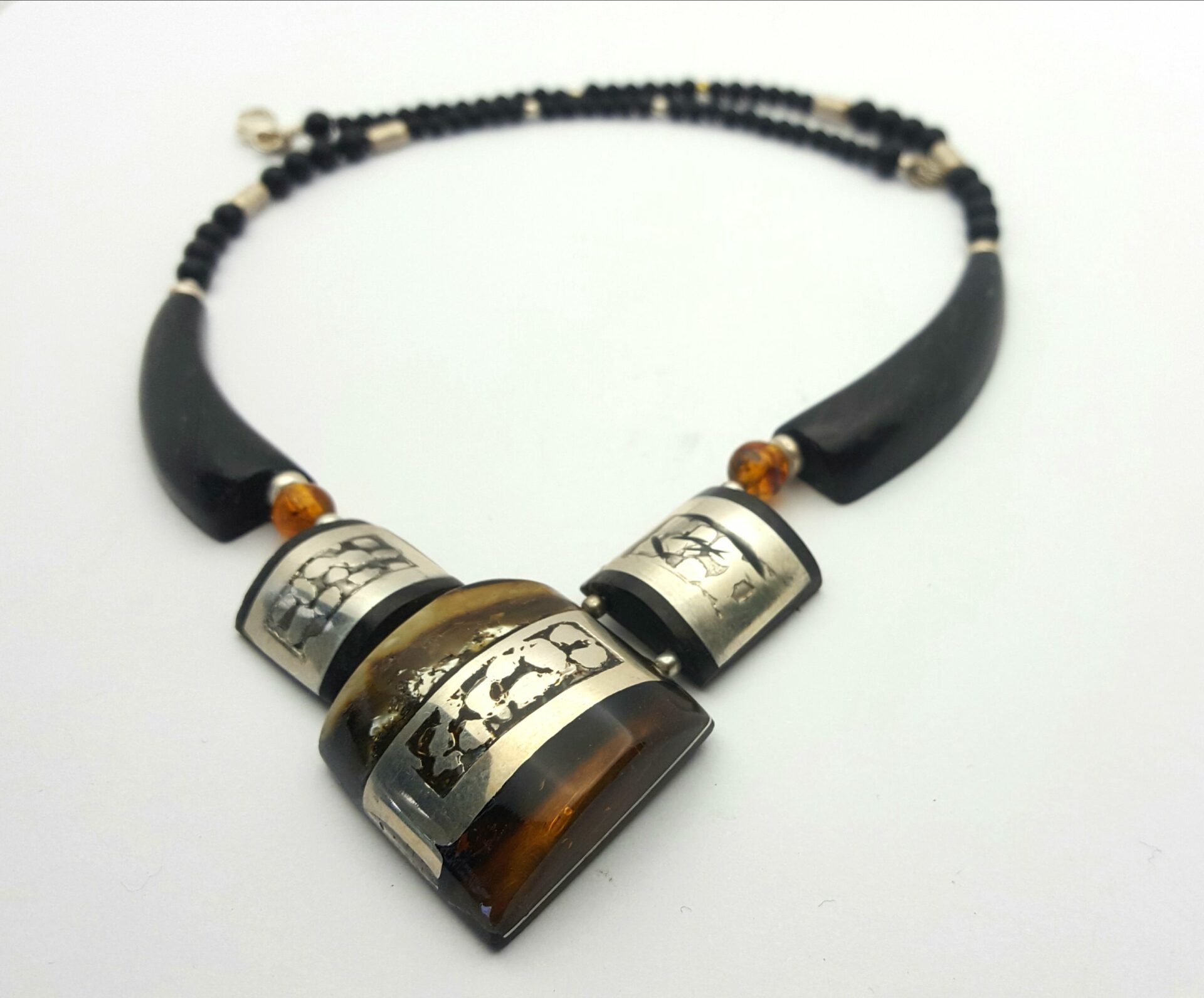 collier ambre argent grave "losange"