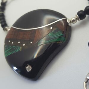 Bois précieux malachite médaillon