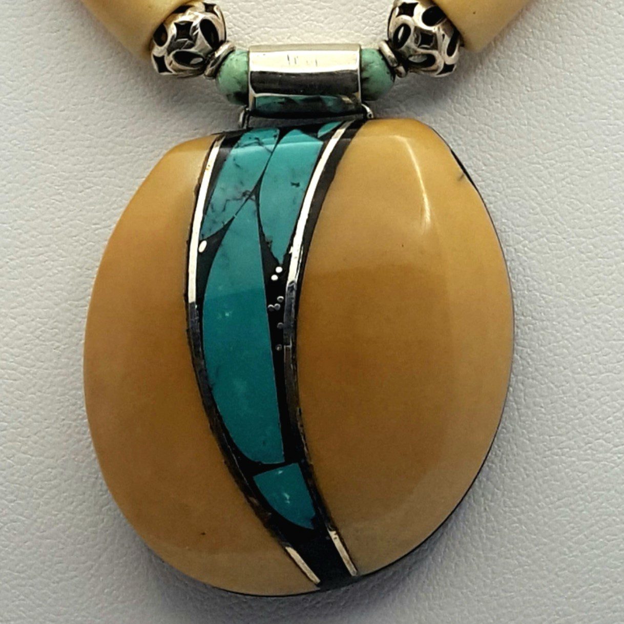 Collier-médaillon " Ivurq" – Image 5
