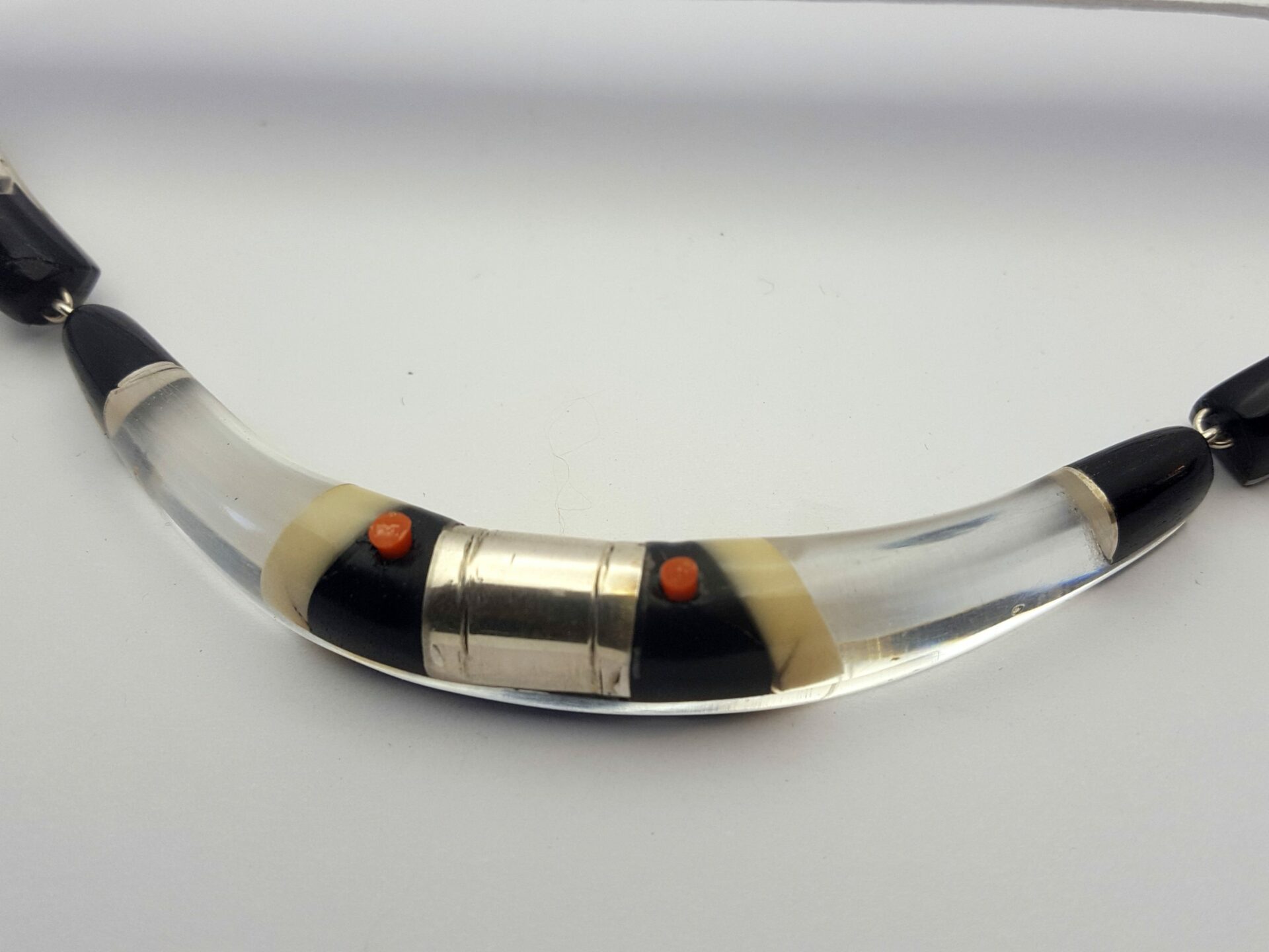 collier epoxy corail