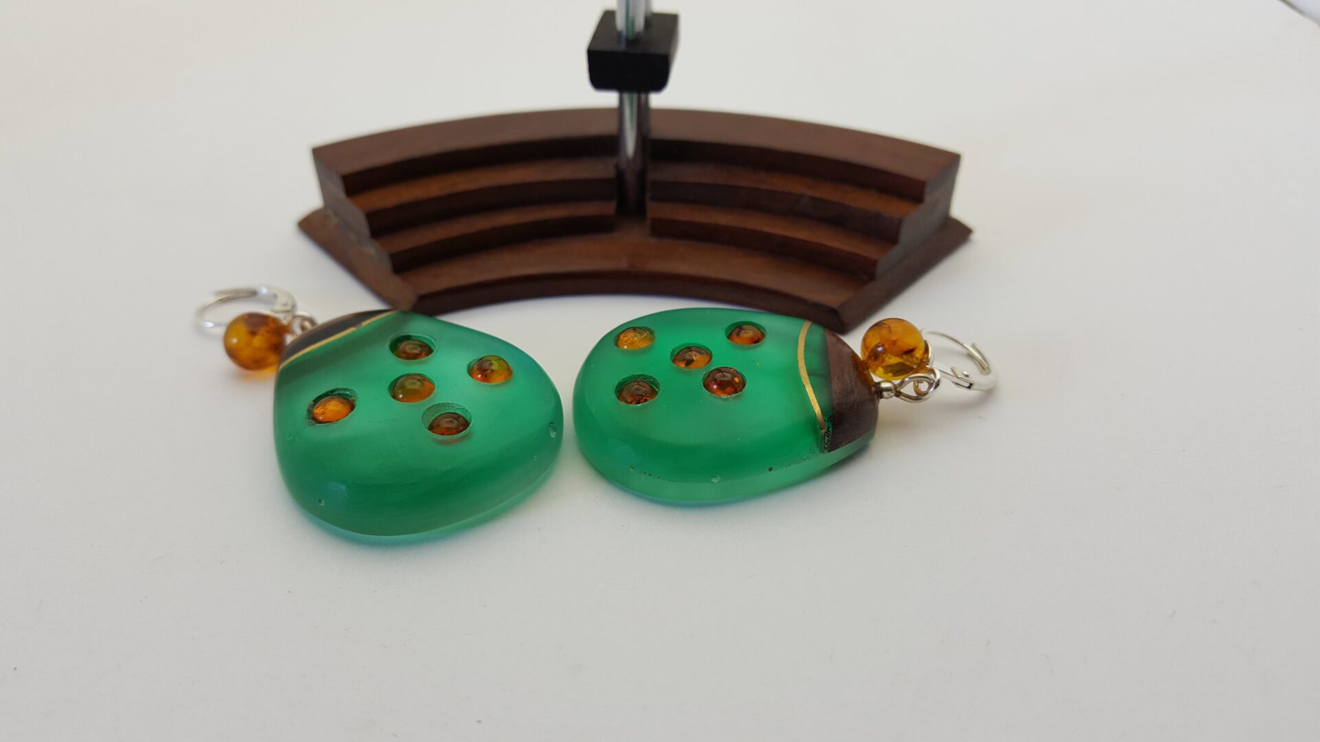 boucles ambre époxy